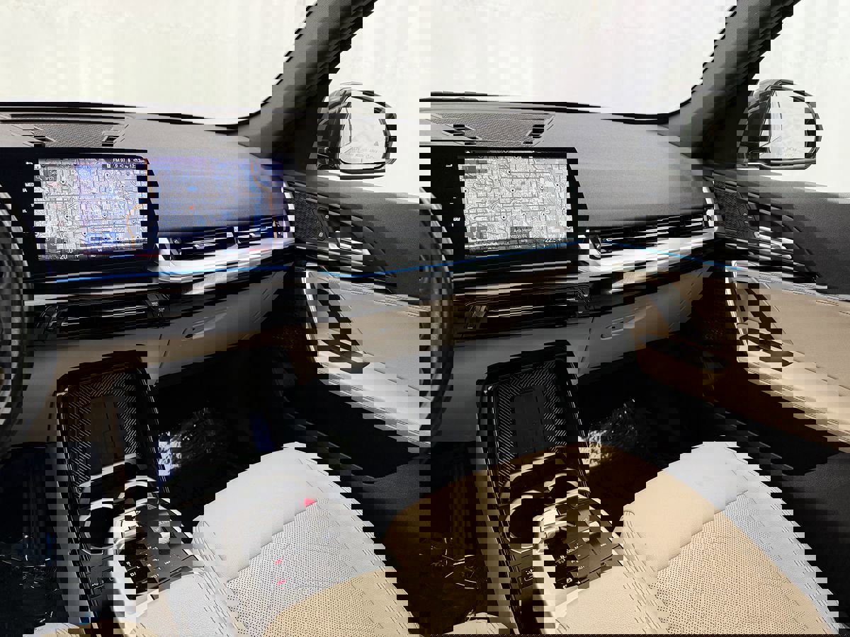 Used 2023 BMW X1 xDrive28i image 15