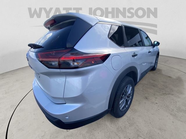 Used 2024 Nissan Rogue S image 10