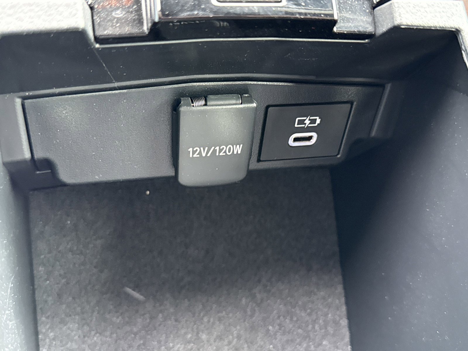 Used 2025 Toyota Corolla SE w/ SE Premium Package image 30