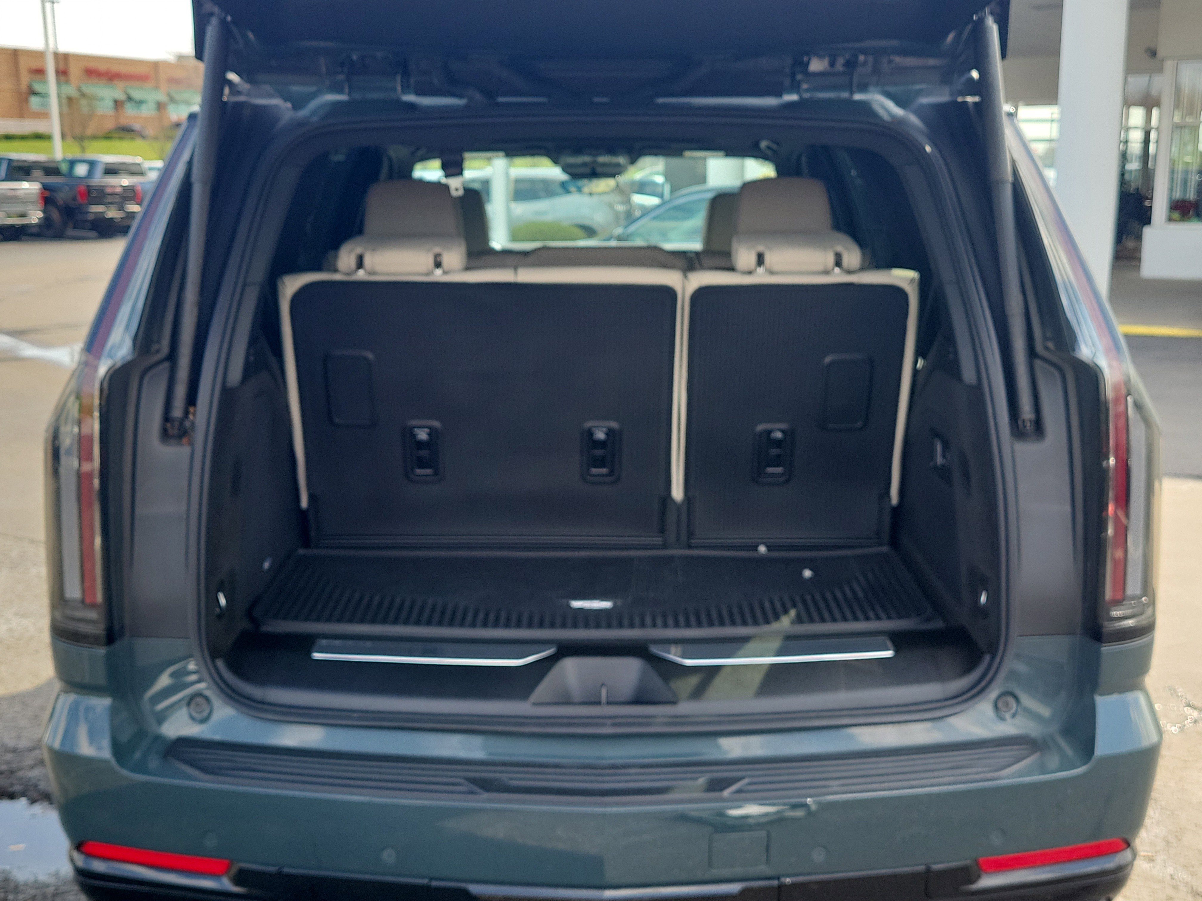 Used 2025 Cadillac Escalade Sport w/ Touring Package image 9