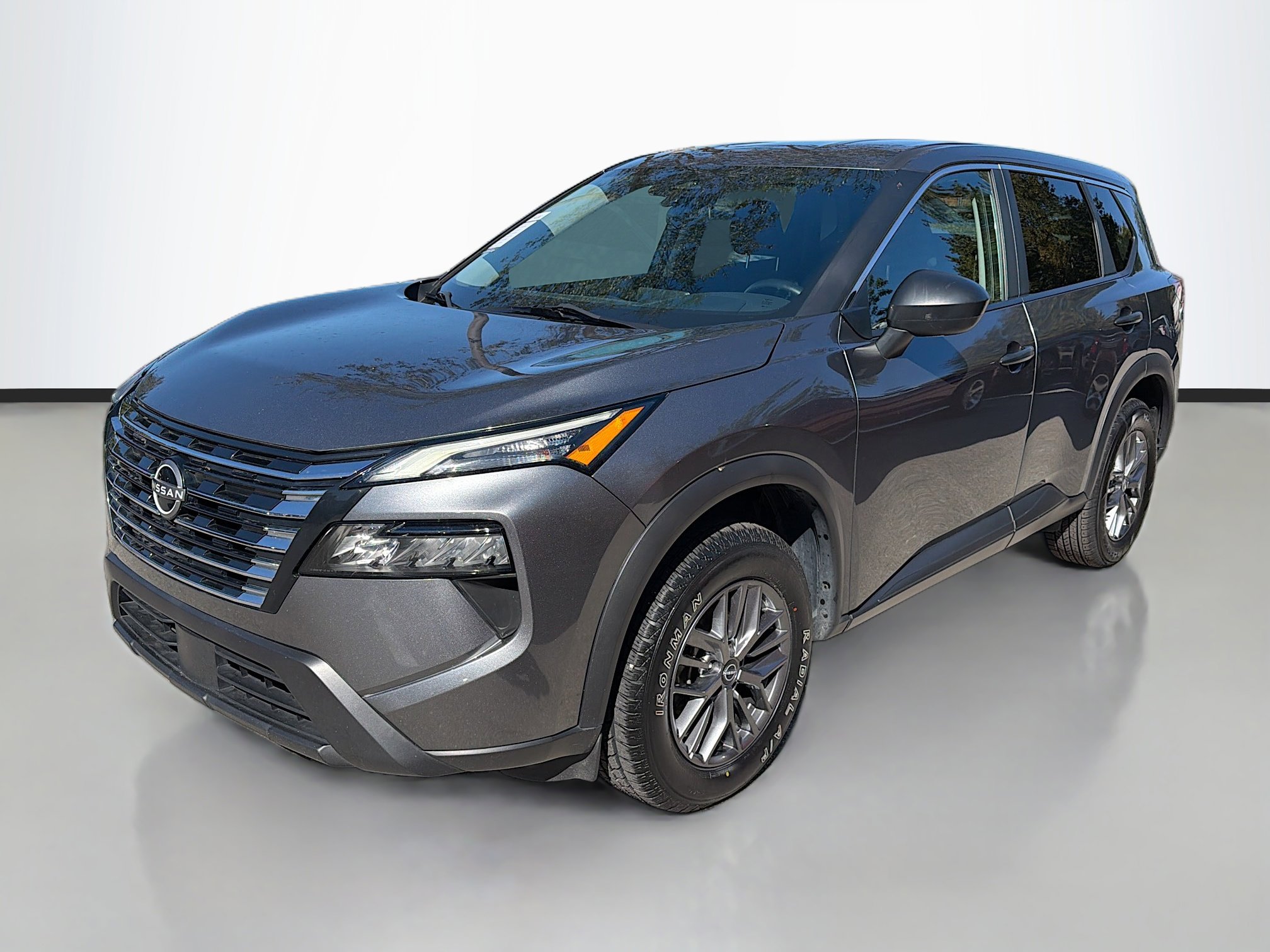 Used 2024 Nissan Rogue S image 7