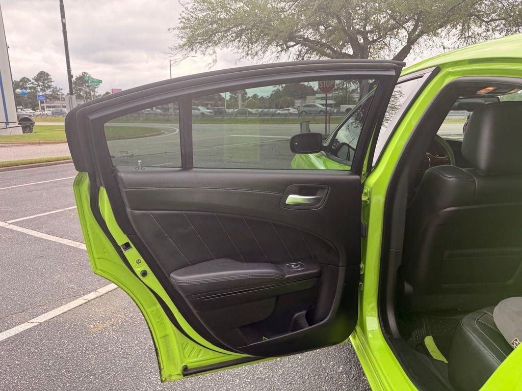 Used 2023 Dodge Charger SXT w/ Plus Group RWD image 10
