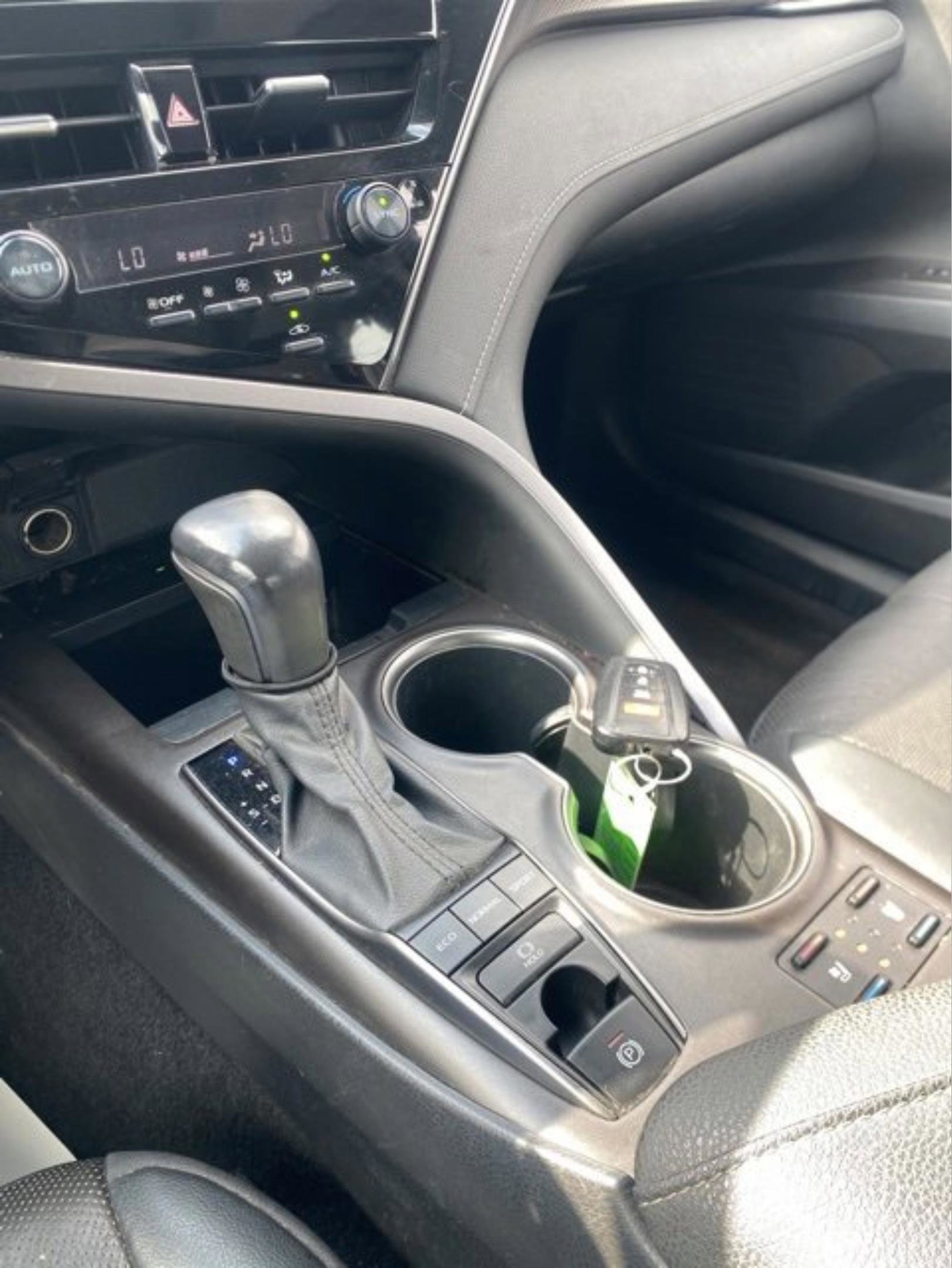 Used 2022 Toyota Camry XSE w/ Navigation Package image 27