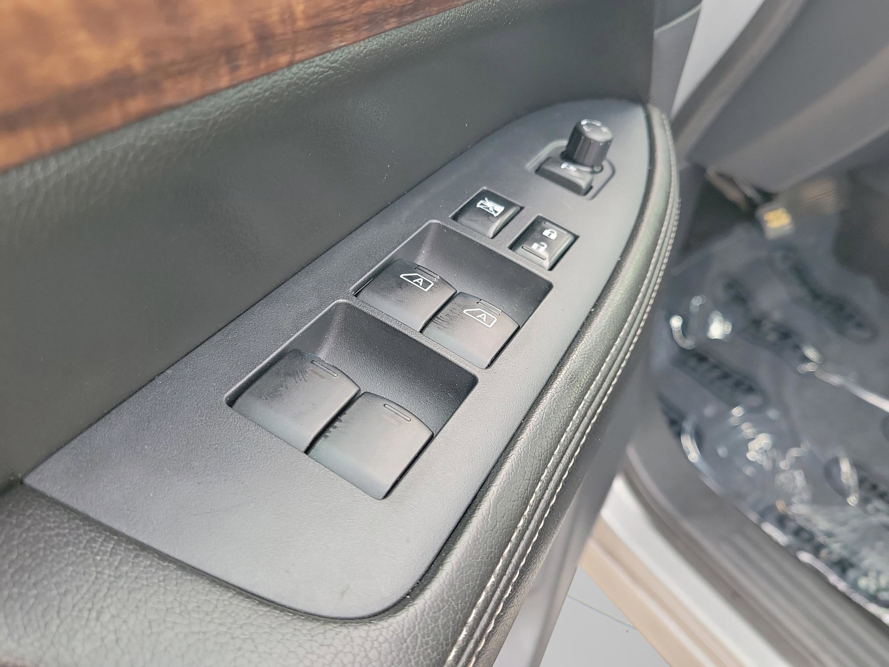 Used 2012 Nissan Armada Platinum image 34