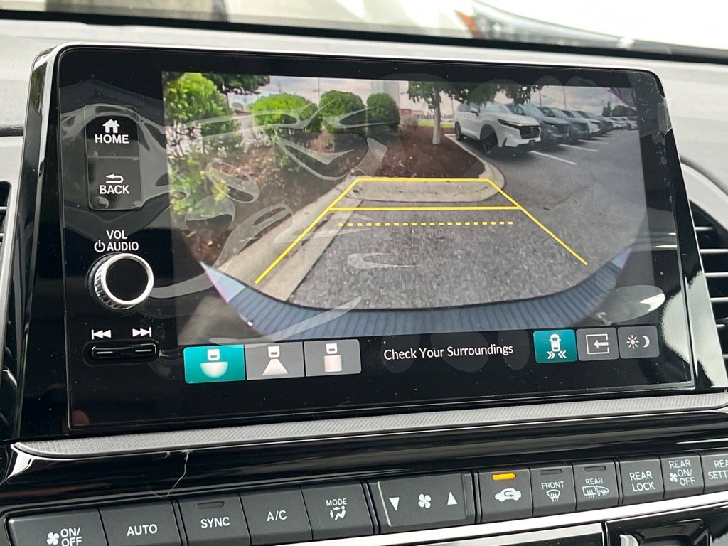 New 2026 Honda Odyssey Touring image 9