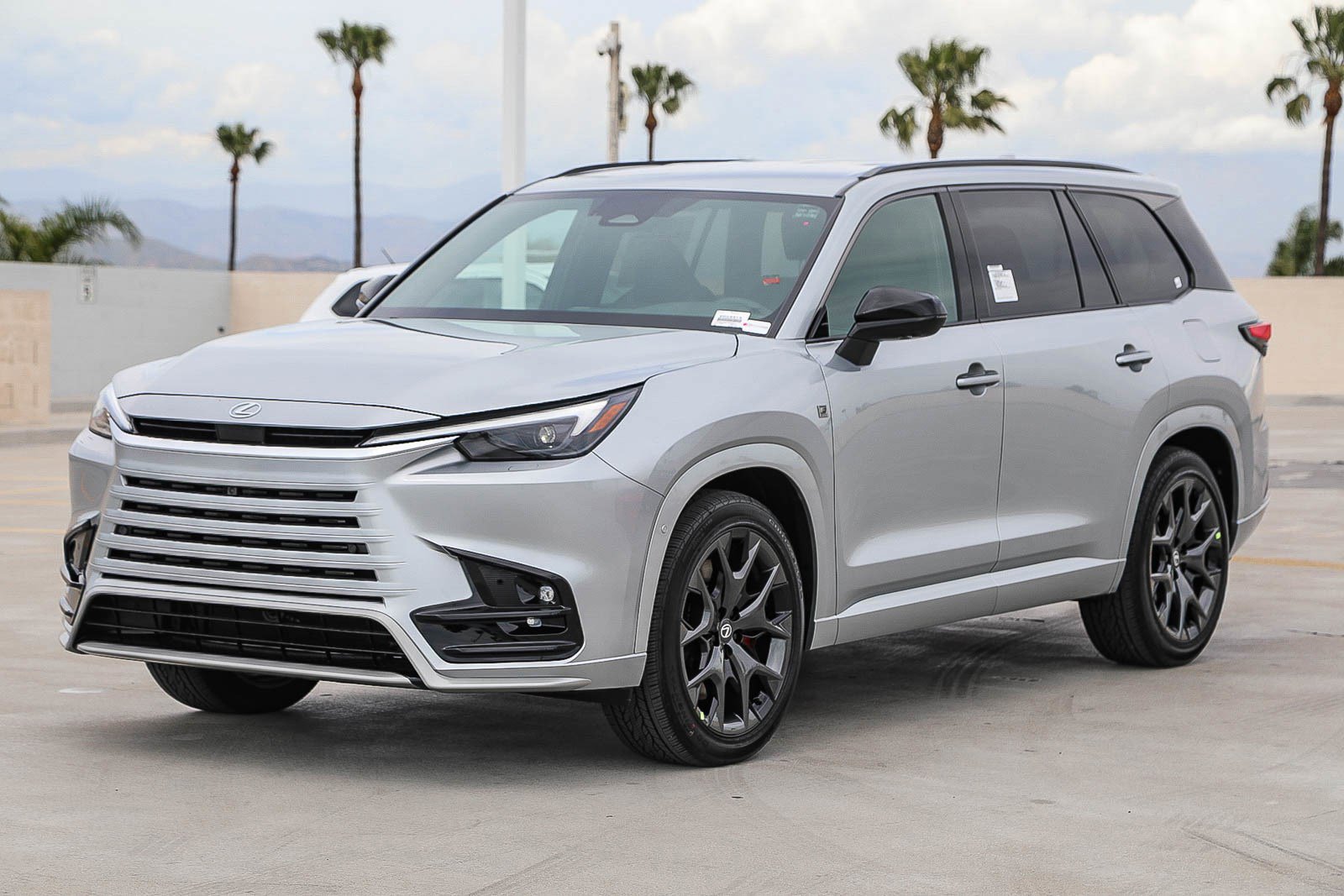 New 2026 Lexus TX 500h AWD image 3