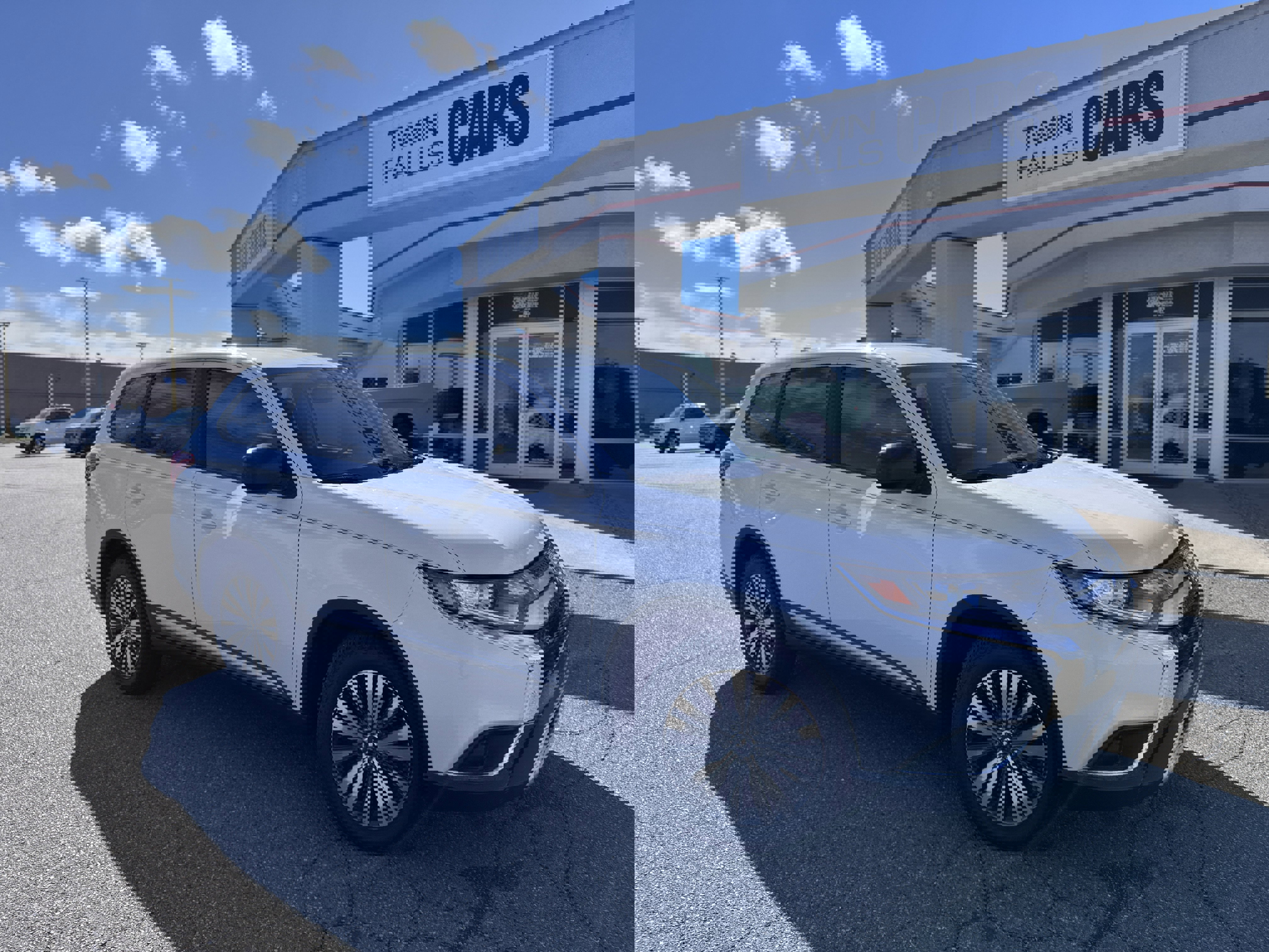 Used 2020 Mitsubishi Outlander ES image 2