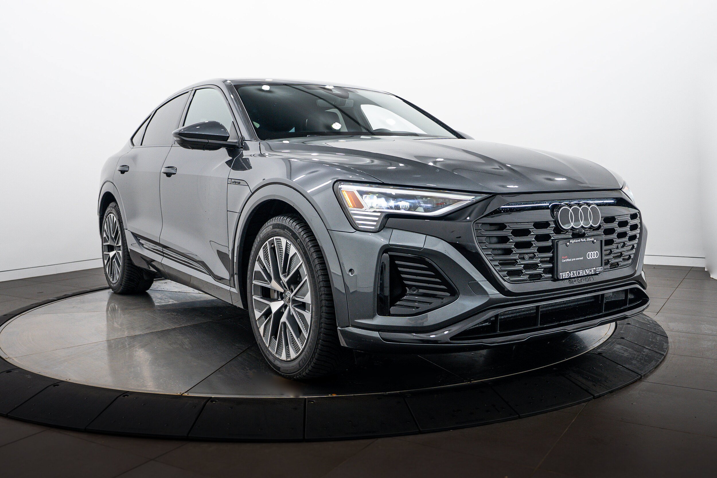 Certified 2024 Audi Q8 e-tron Prestige w/ Prestige Package AWD/4WD image 2