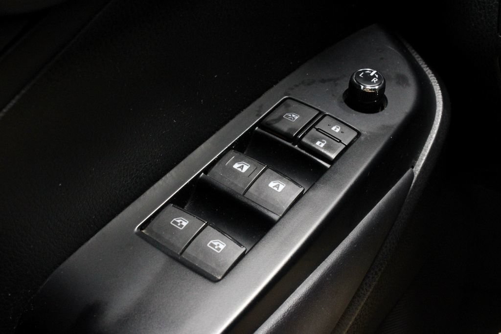 Used 2018 Toyota Highlander SE AWD/4WD image 28