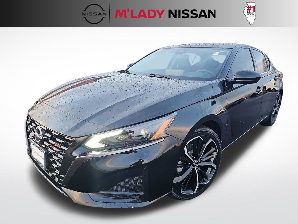 Used 2023 Nissan Altima 2.5 SR w/ SR Premium Package image 7
