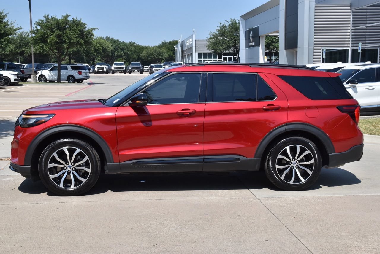 Certified 2025 Ford Explorer ST-Line RWD image 12