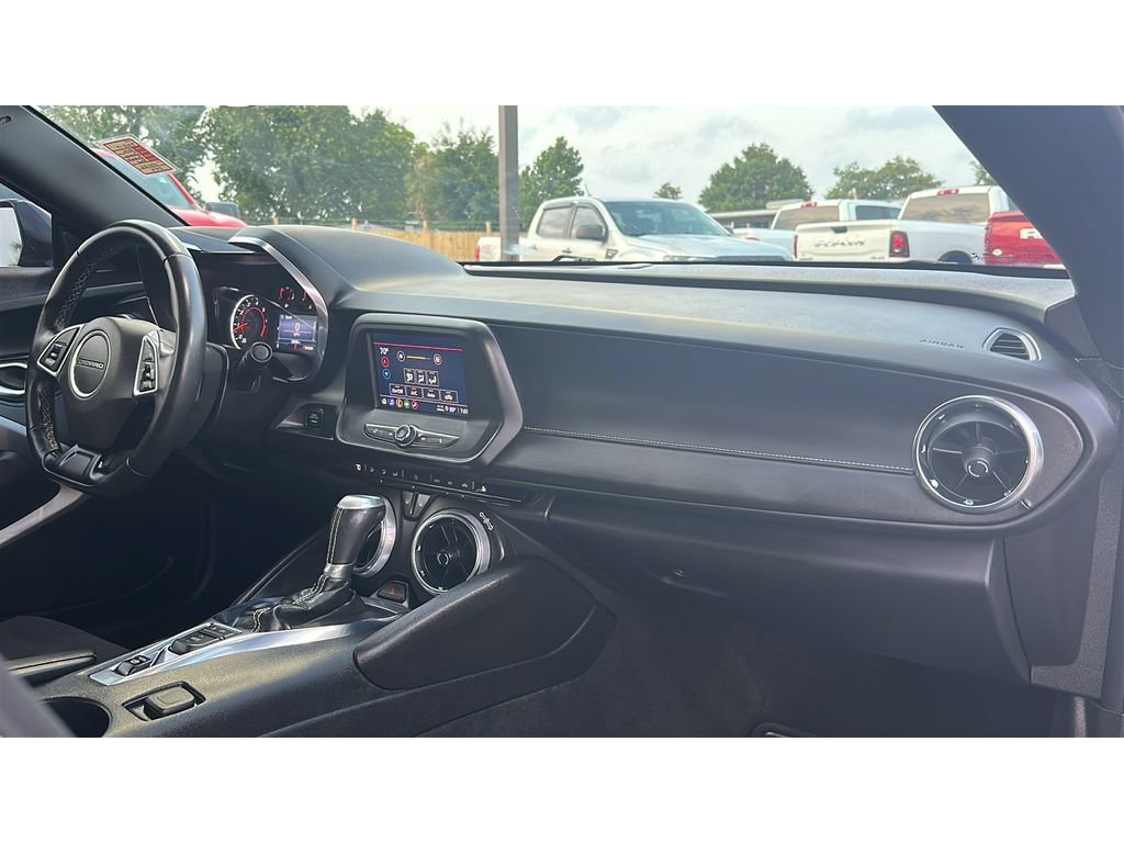 Used 2021 Chevrolet Camaro LT RWD image 17