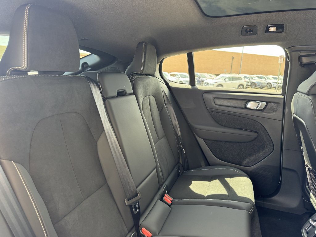 Used 2023 Volvo C40 P8 Recharge Plus w/ Protection Package Premier image 38