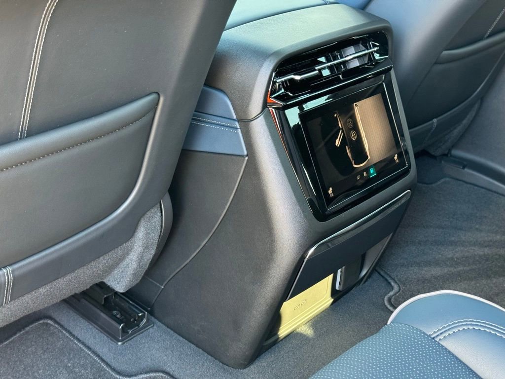 New 2025 Cadillac Escalade IQ Luxury 2 image 25