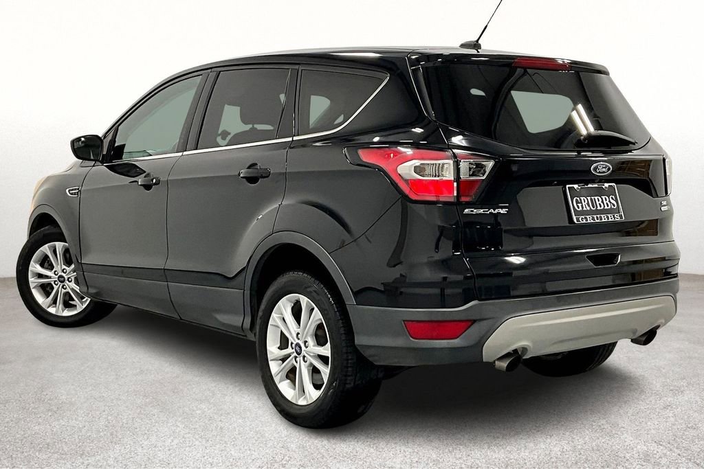 Used 2017 Ford Escape SE image 15