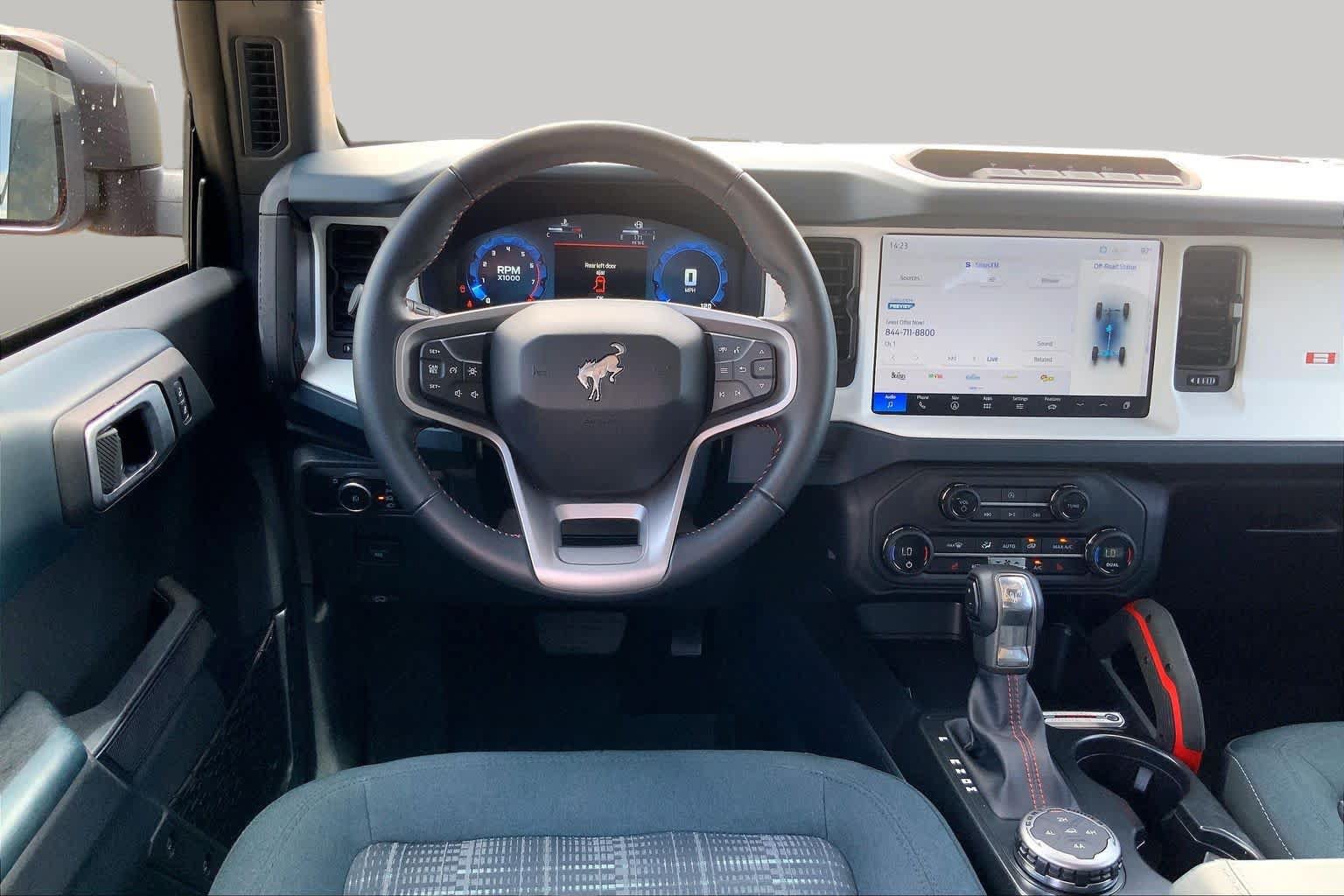 Used 2025 Ford Bronco Heritage Edition AWD/4WD image 5