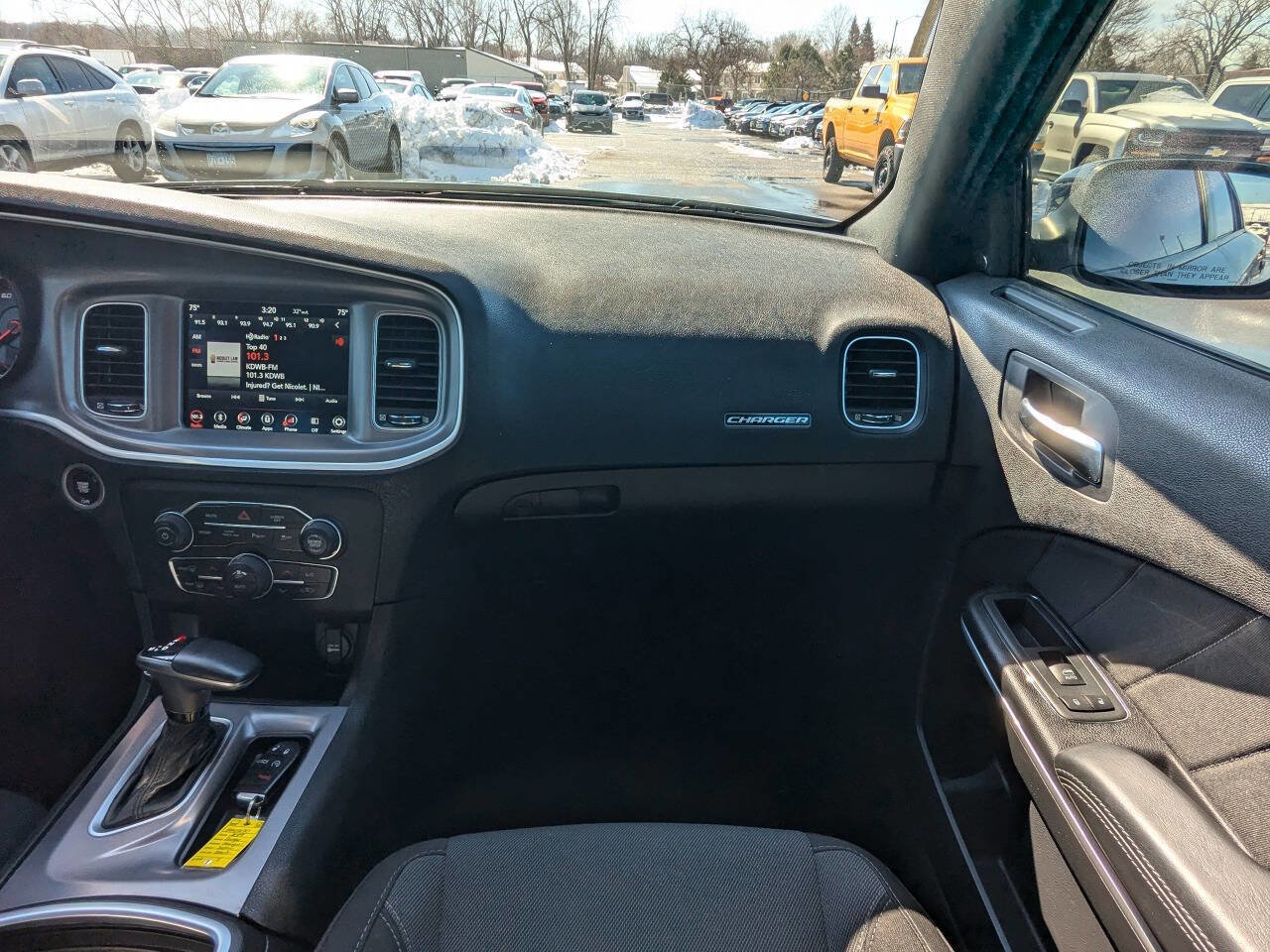 Used 2019 Dodge Charger SXT image 17
