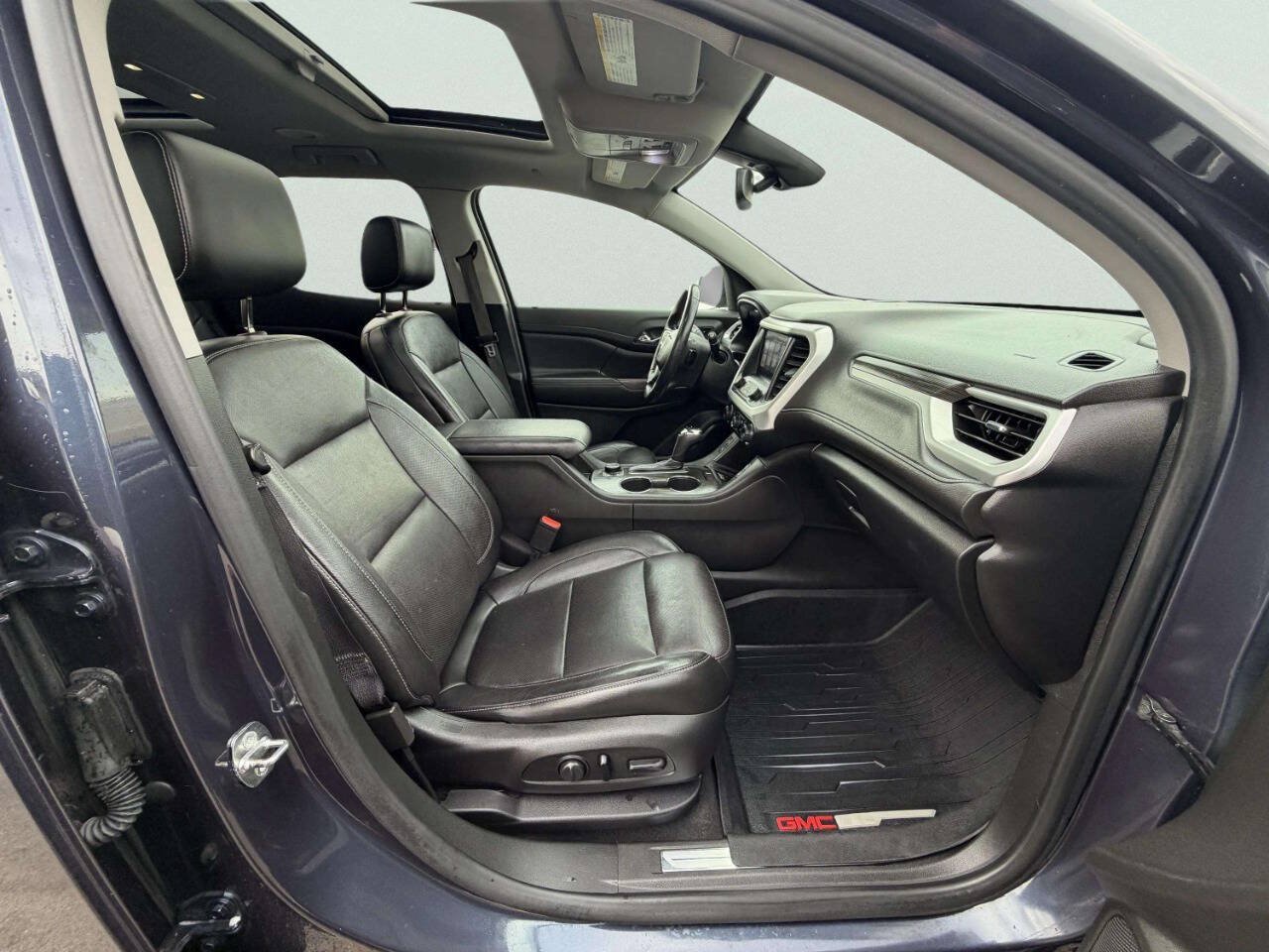 Used 2019 GMC Acadia SLT w/ LPO, Floor Liner Package AWD/4WD image 36