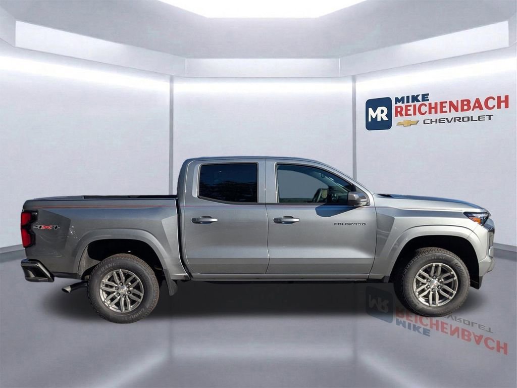 New 2025 Chevrolet Colorado LT w/ LT Convenience Package AWD/4WD image 4