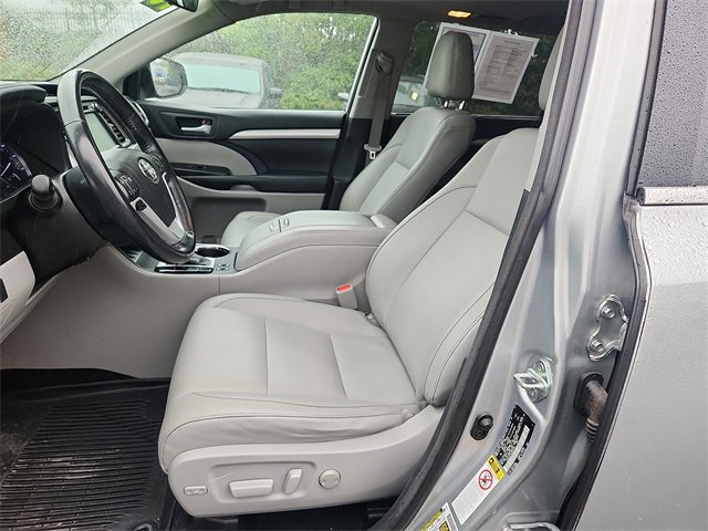 Used 2018 Toyota Highlander XLE image 13