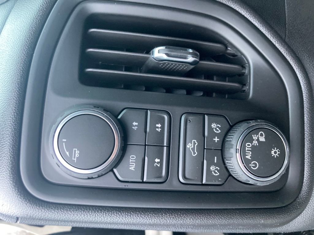 New 2026 Chevrolet Silverado 1500 Custom Trail Boss w/ Turbomax Blackout Package image 34