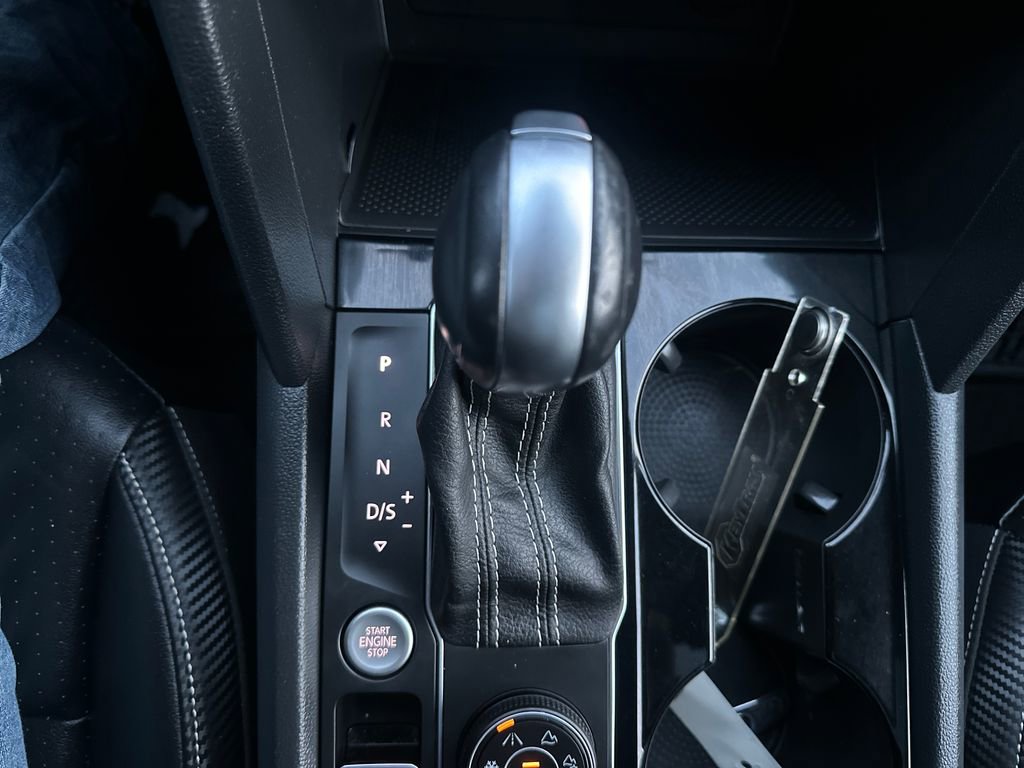 Used 2022 Volkswagen Atlas Cross Sport SEL R-Line image 12