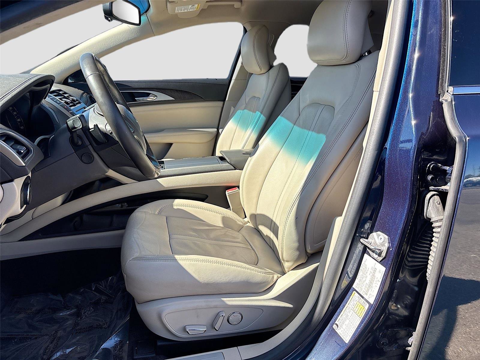 Used 2017 Lincoln MKZ Reserve image 21