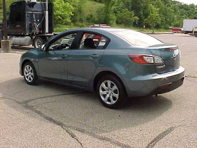 Used 2010 MAZDA MAZDA3 i Sport FWD image 7