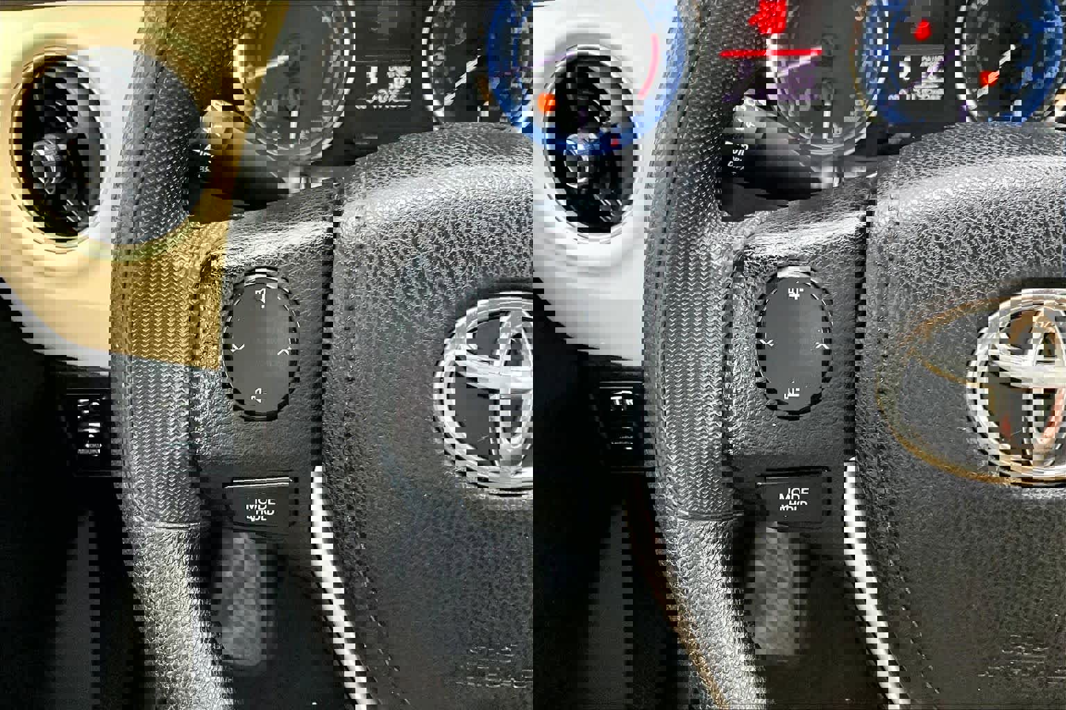 Used 2017 Toyota Corolla LE image 22