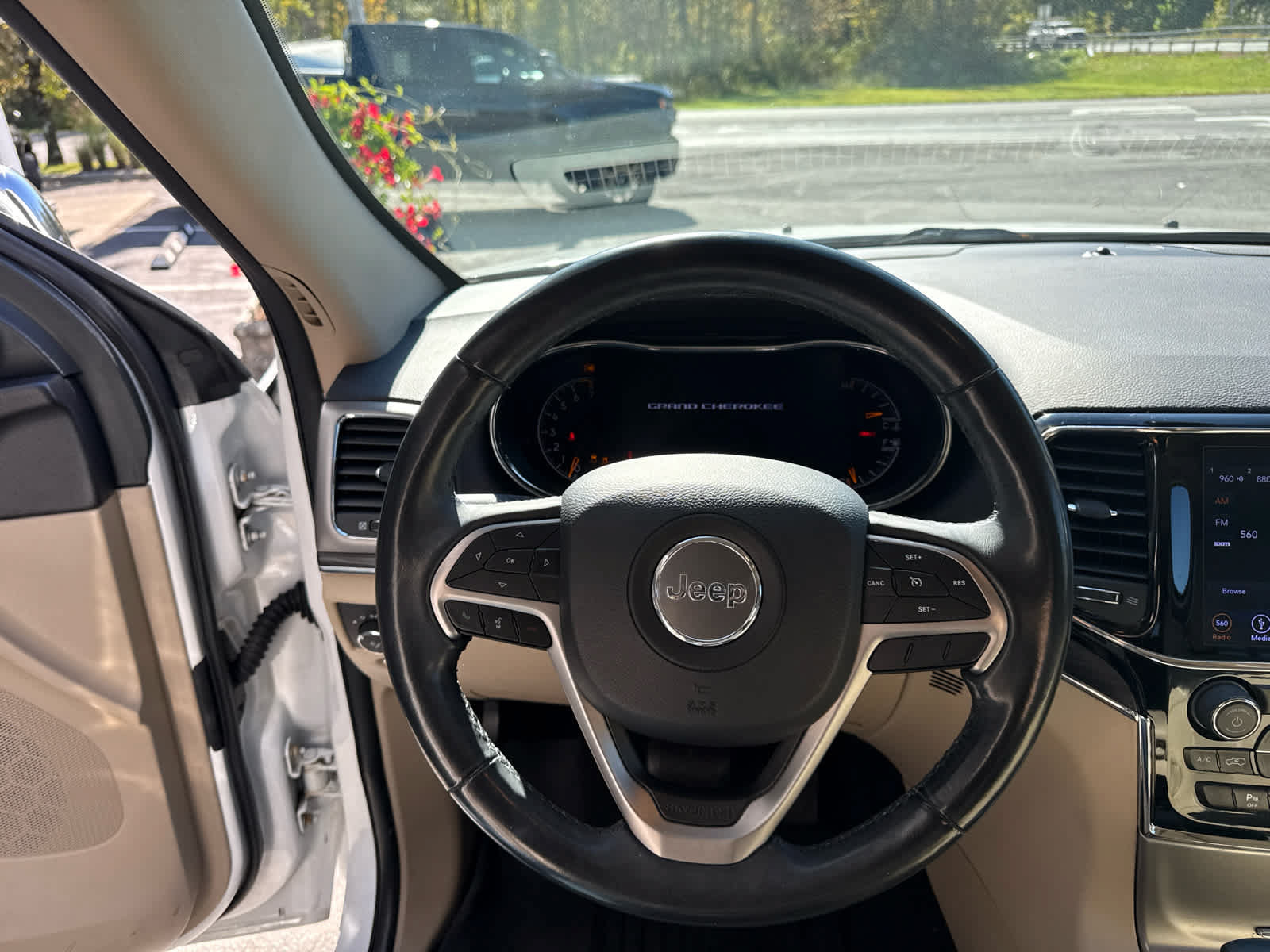Used 2019 Jeep Grand Cherokee Limited w/ Trailer Tow Group IV AWD/4WD image 23