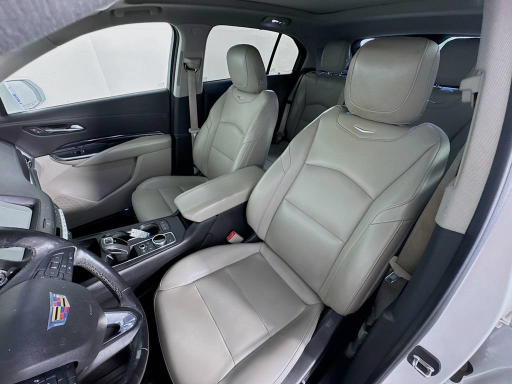 Used 2019 Cadillac XT4 Luxury w/ Cold Weather Package FWD image 21