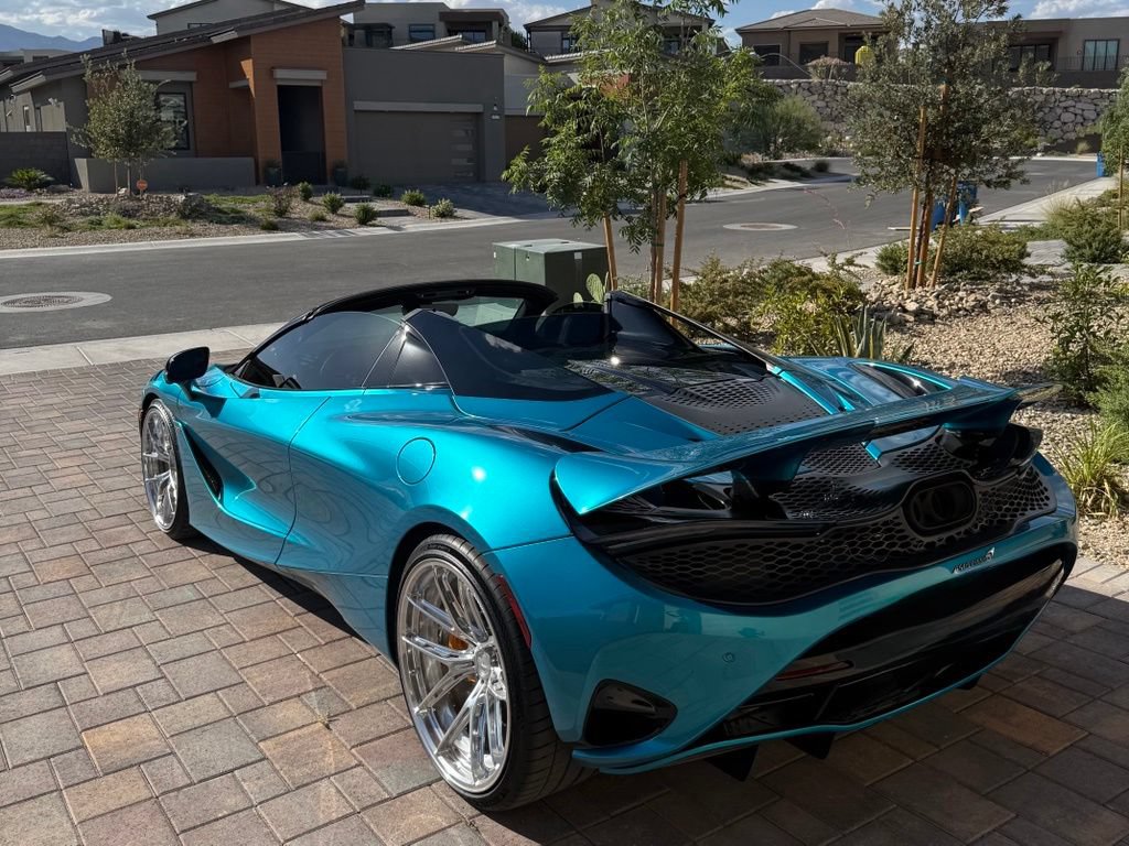 Used 2024 McLaren 750S Spider RWD image 16