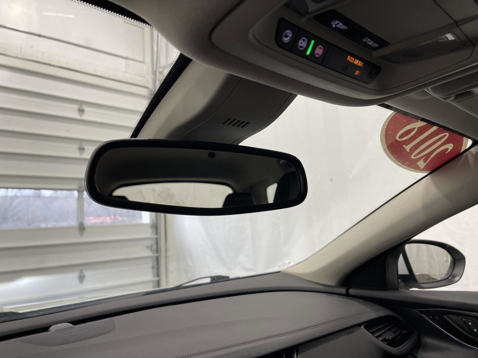 Used 2018 Buick Regal Essence w/ Driver Confidence Package #1 image 27