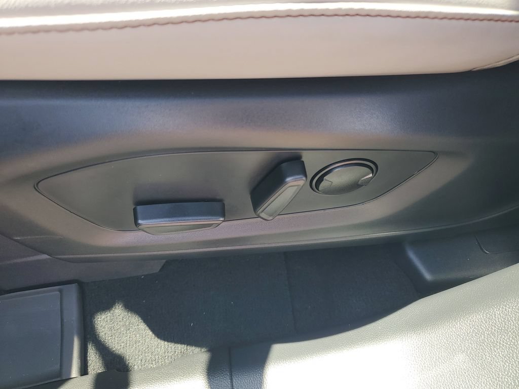 Used 2026 Ford Explorer Active w/ Active Comfort Package RWD image 7