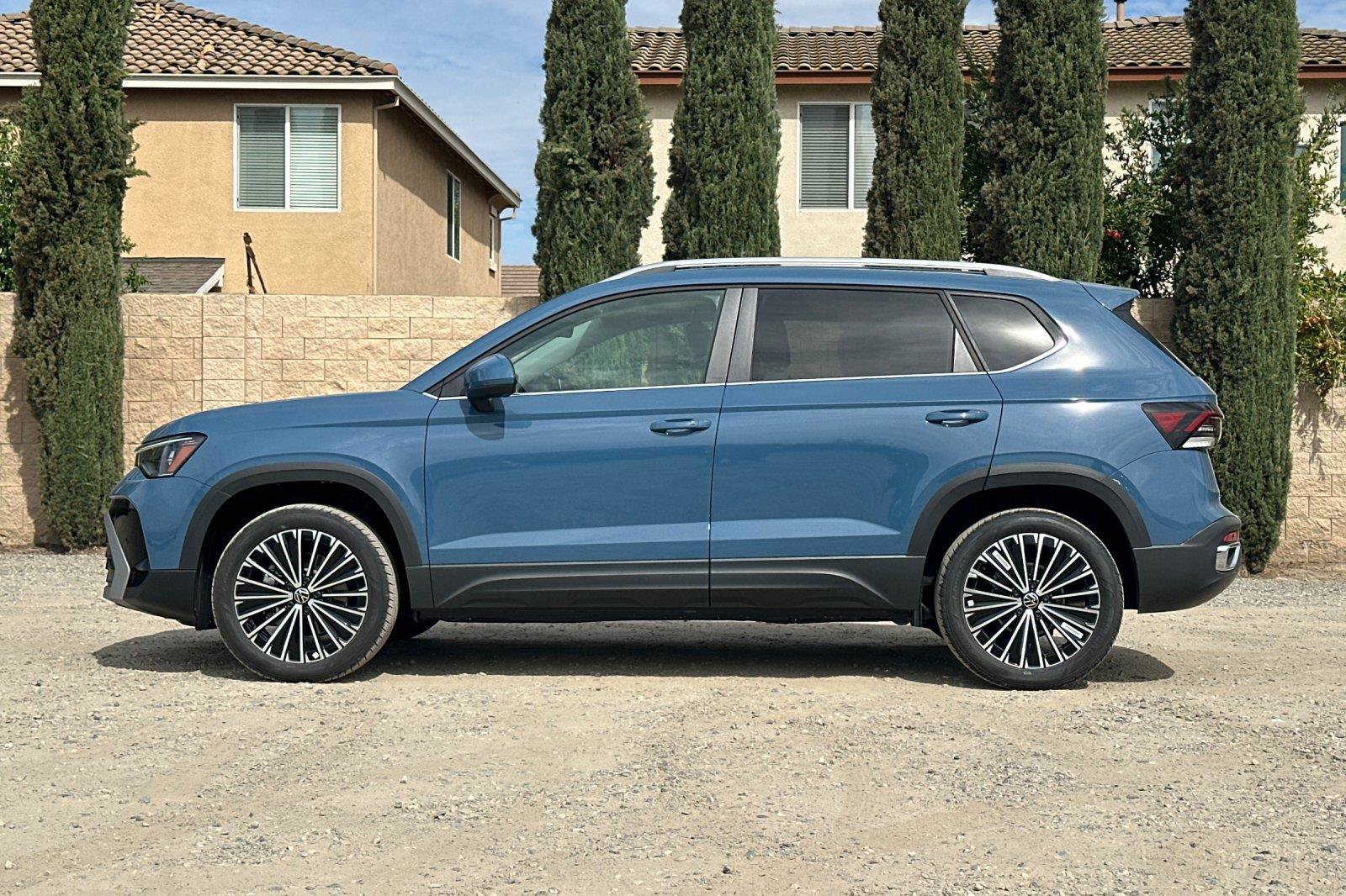 New 2026 Volkswagen Taos SE FWD image 7