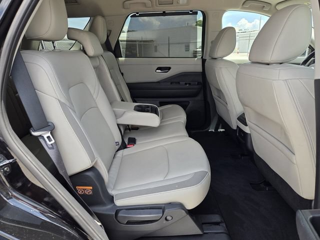 Used 2025 Nissan Pathfinder SL FWD image 21