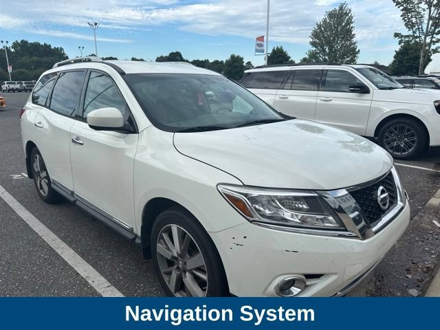 Used 2014 Nissan Pathfinder Platinum w/ Cargo Package FWD image 2