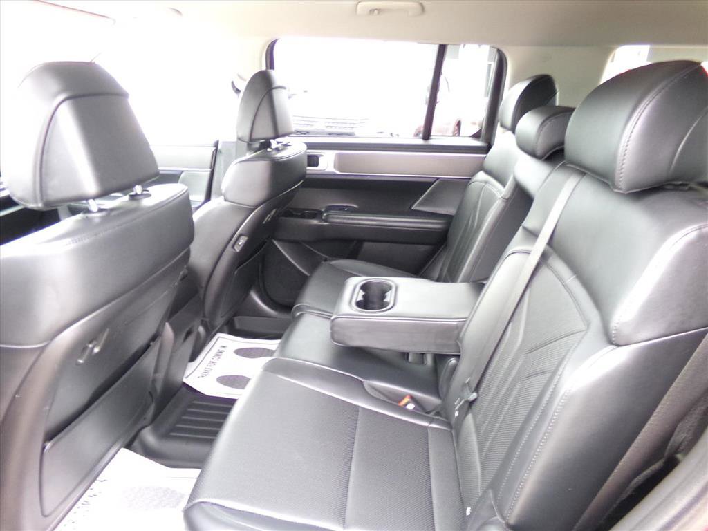 Used 2025 Hyundai Santa Fe SEL image 11