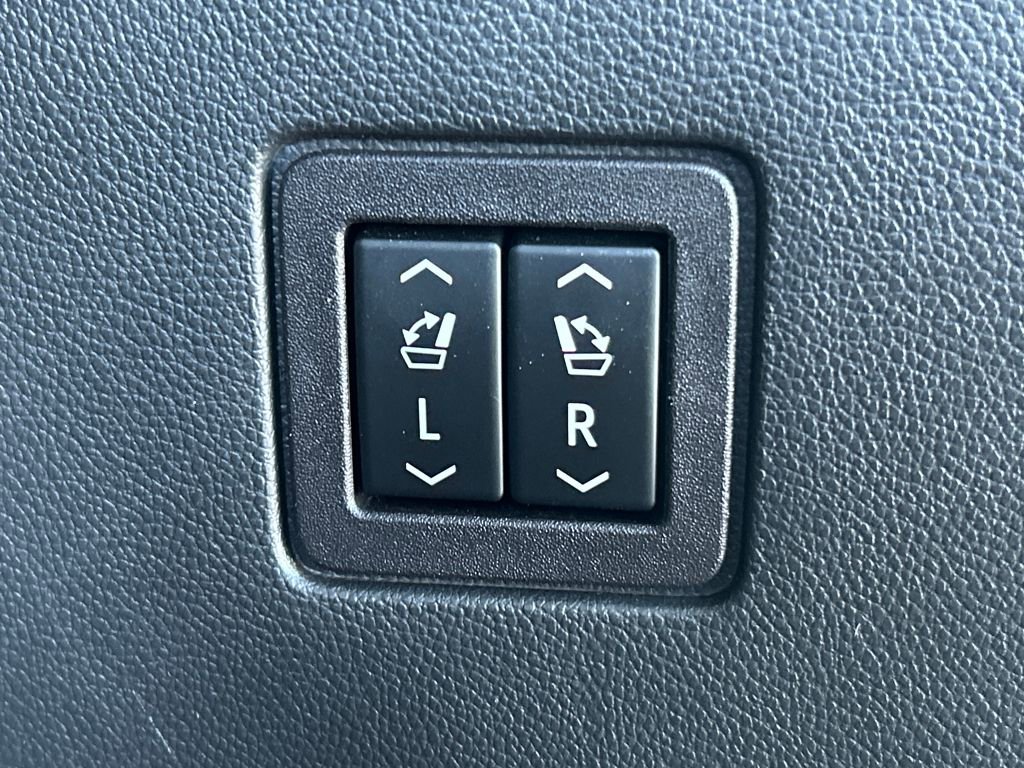 Used 2023 Chevrolet Traverse High Country w/ LPO, Floor Liner Package image 26