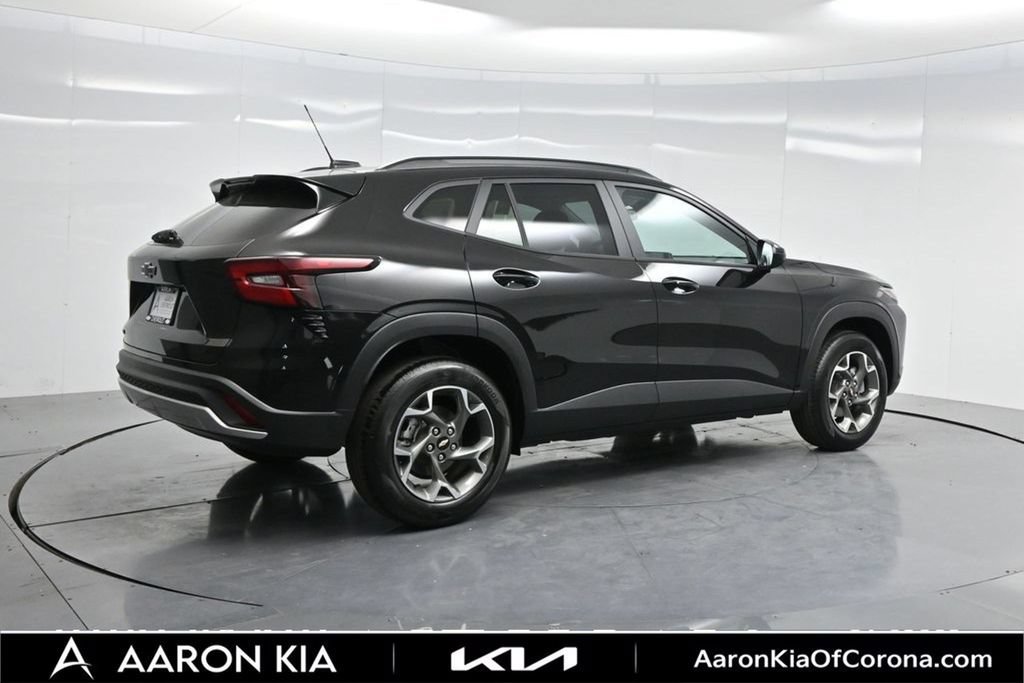 Used 2026 Chevrolet Trax LT w/ Sunroof Package FWD image 50