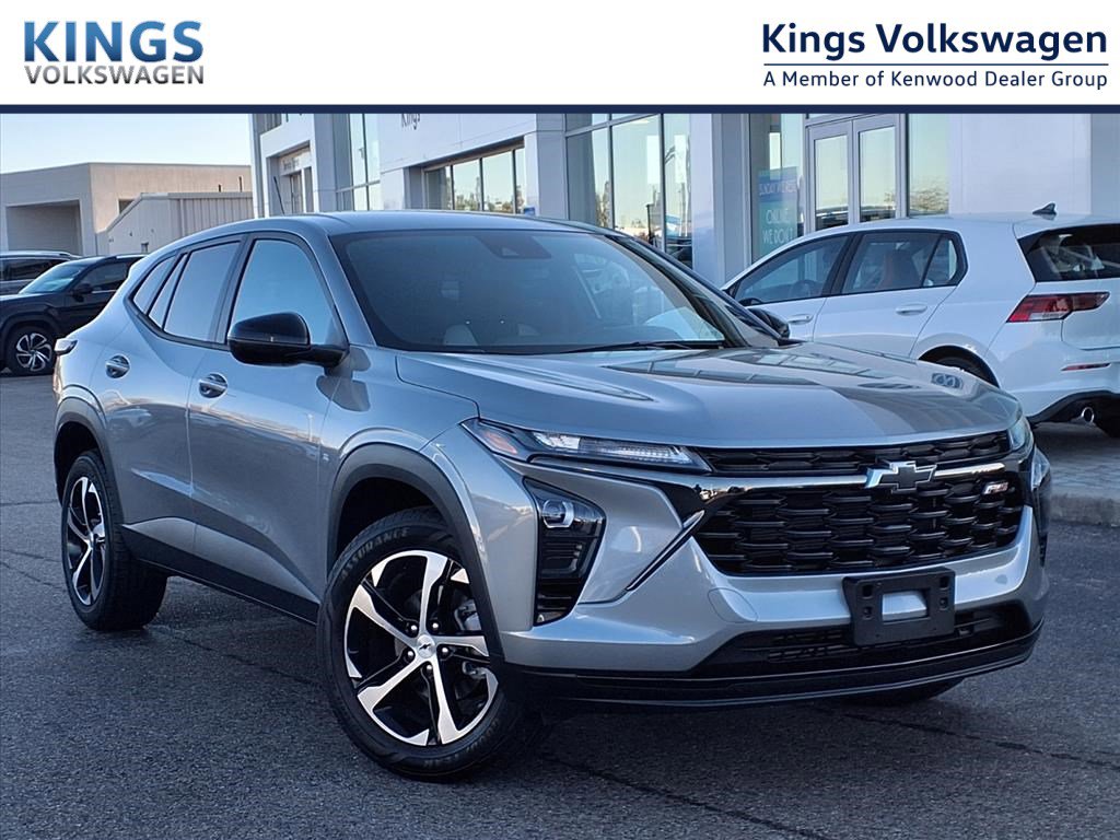 Used 2024 Chevrolet Trax RS w/ Driver Confidence Package image 1