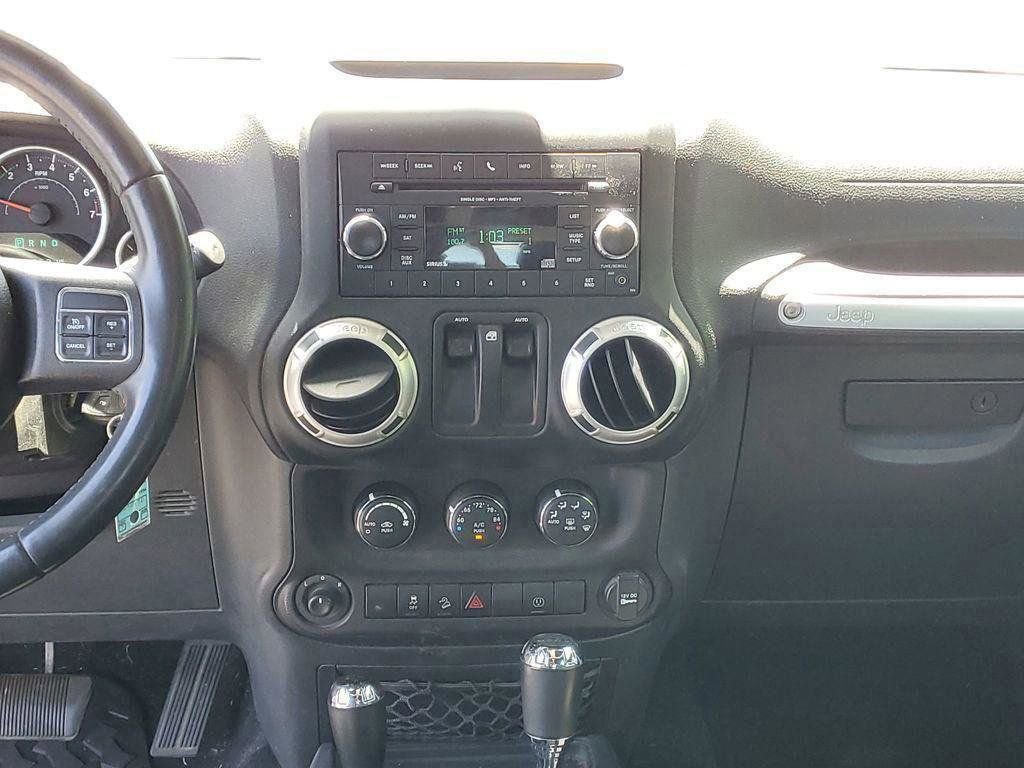 Used 2018 Jeep Wrangler Rubicon w/ Power Convenience Group AWD/4WD image 23