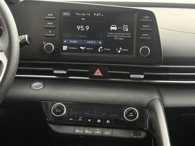 Used 2025 Hyundai Elantra Hybrid FWD image 16