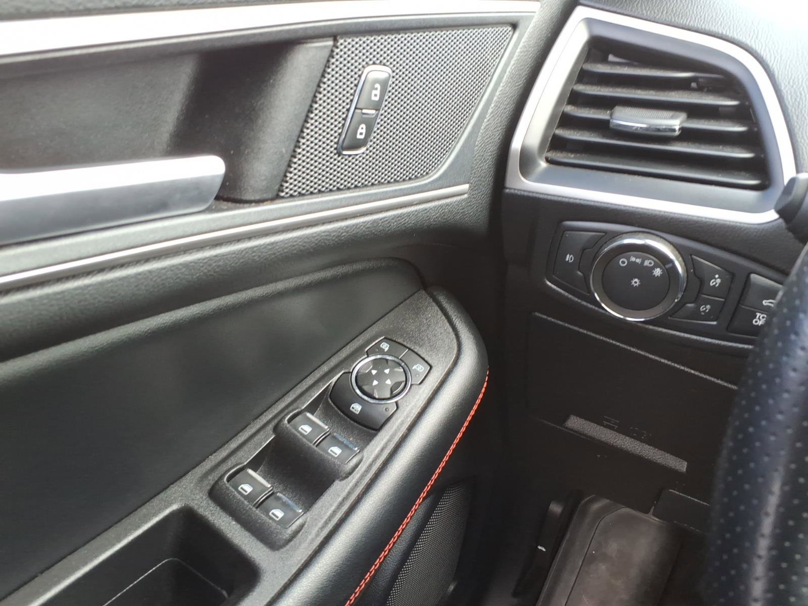 Used 2022 Ford Edge ST-Line image 13