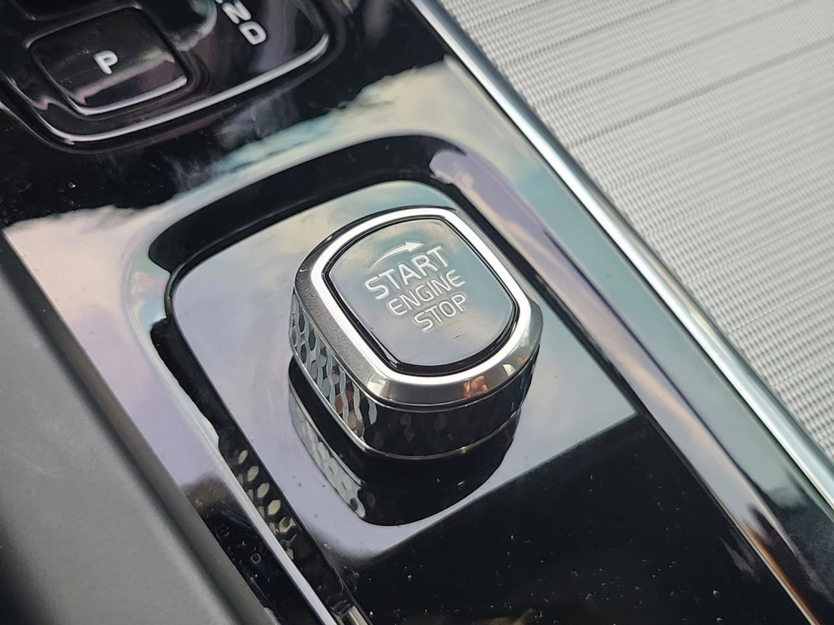 Used 2024 Volvo XC60 T8 Polestar w/ Protection Package Premier image 29