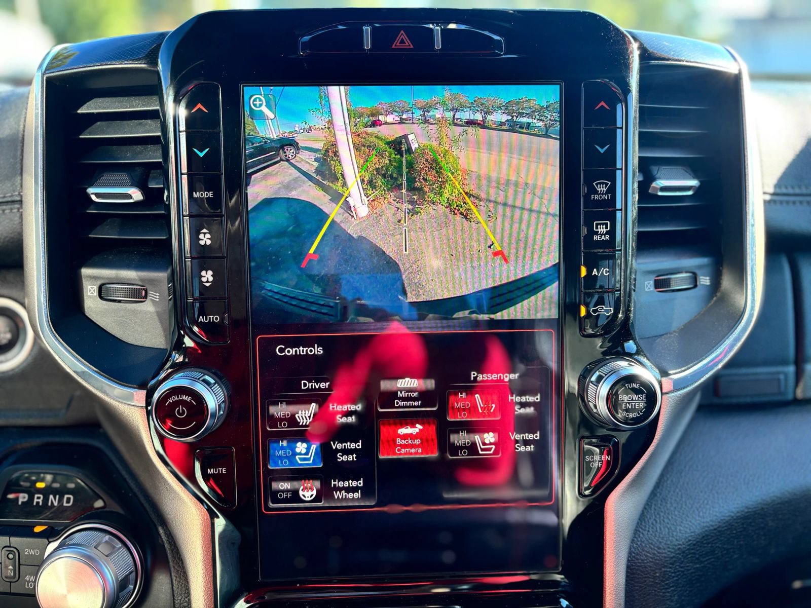 Used 2019 RAM 1500 Laramie AWD/4WD image 27