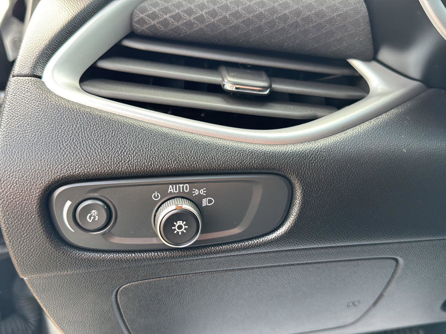 Used 2024 Chevrolet Malibu LT image 13