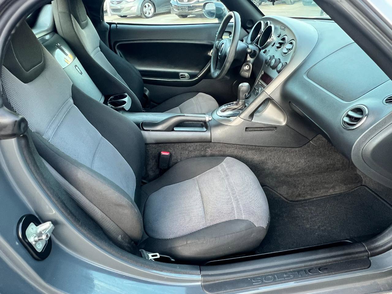 Used 2008 Pontiac Solstice Convertible w/ Preferred Package image 9