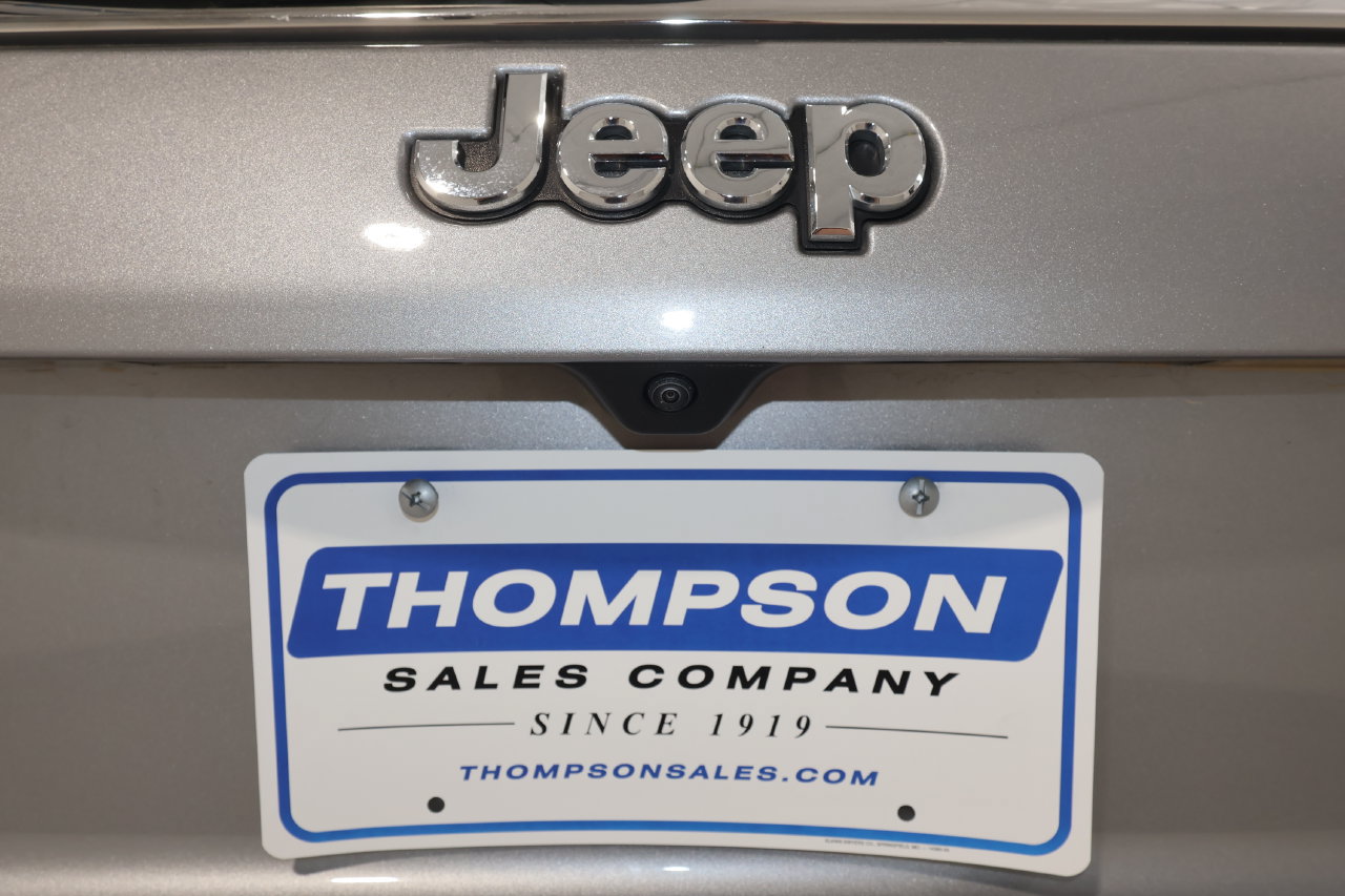 Used 2023 Jeep Compass Latitude w/ Convenience Group AWD/4WD image 37