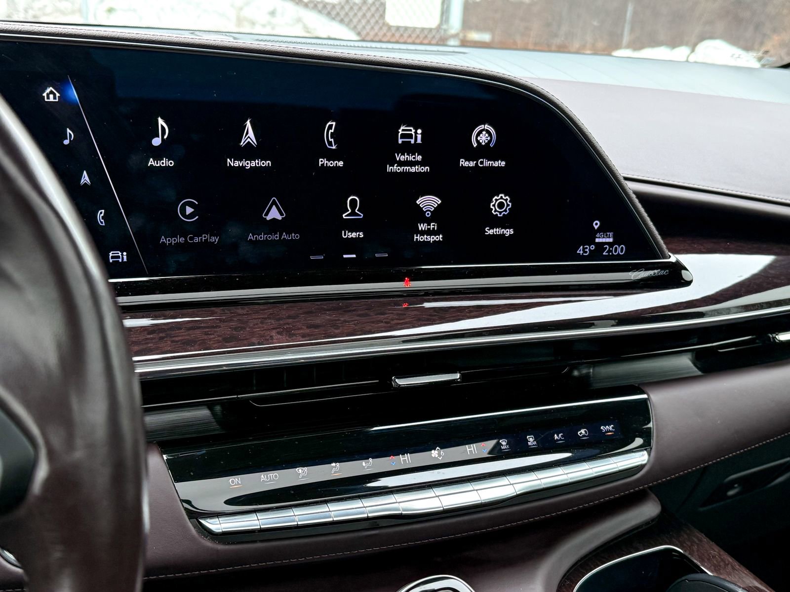 Used 2022 Cadillac Escalade Sport Platinum w/ LPO, ONYX Package image 19